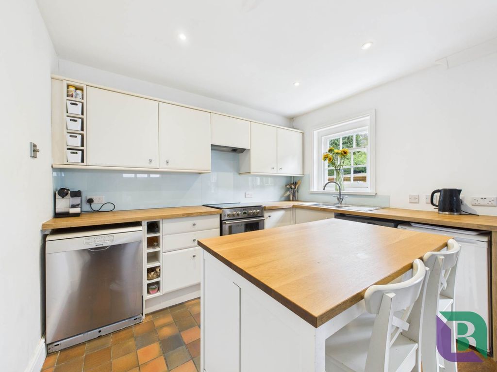 Property photo 3 of 32