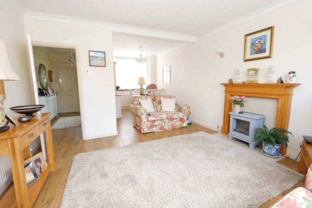 Property photo 3 of 13 2395156