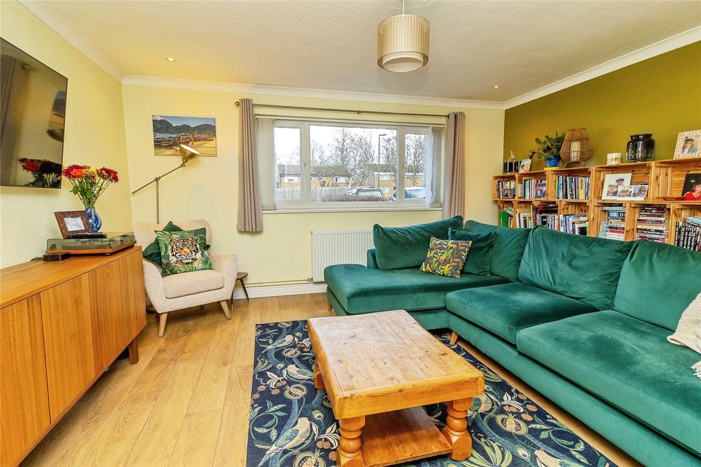 Property photo 3 of 22 Picture No. 02