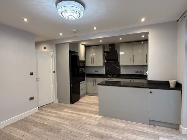 Property photo 3 of 14 6