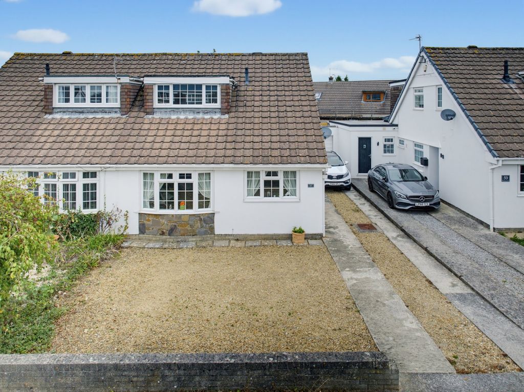 Property photo 2 of 32