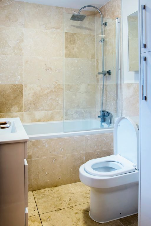 Property photo 3 of 8 Washroom