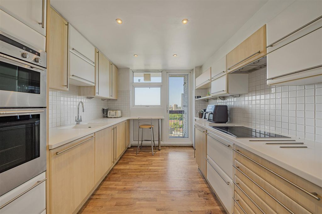 Property photo 2 of 10 Tissington Court