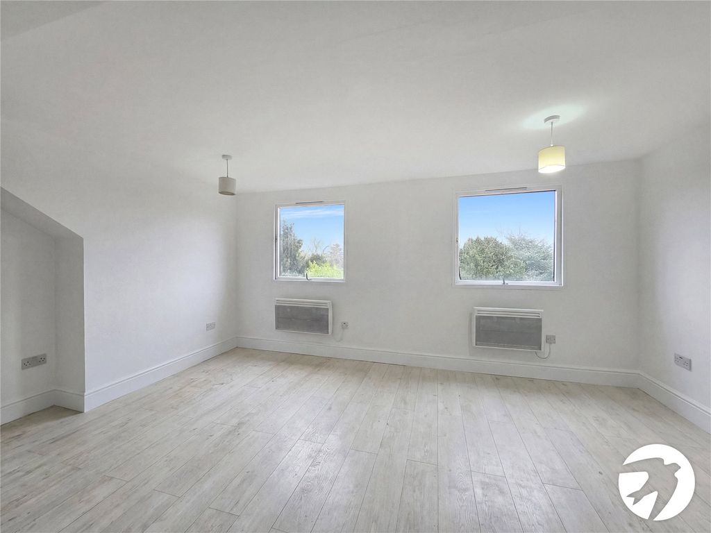 Property photo 3 of 10 Picture No. 06