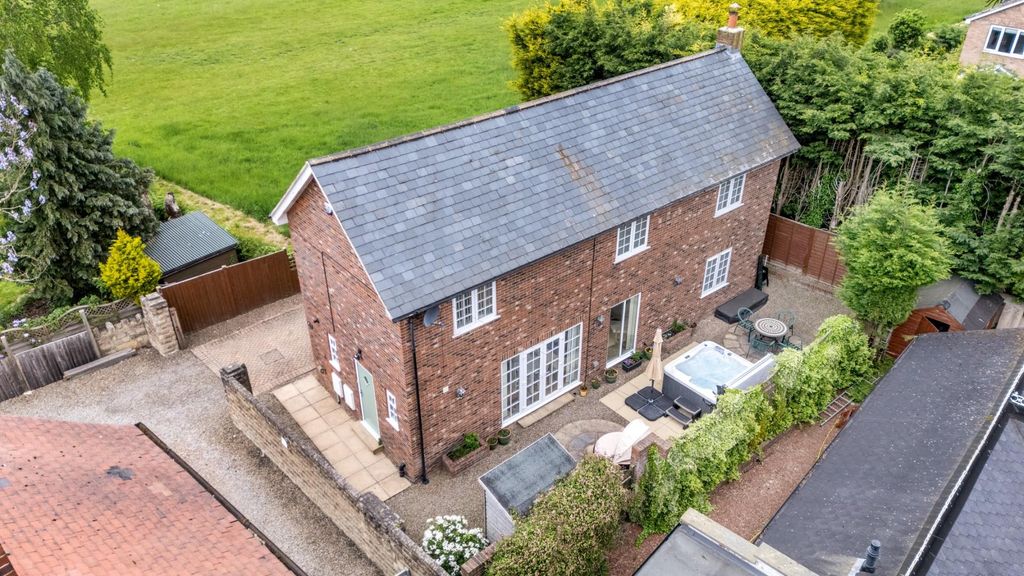 Property photo 1 of 16 4-681c82225d37B-1287072-Dng-4-1.Jpg