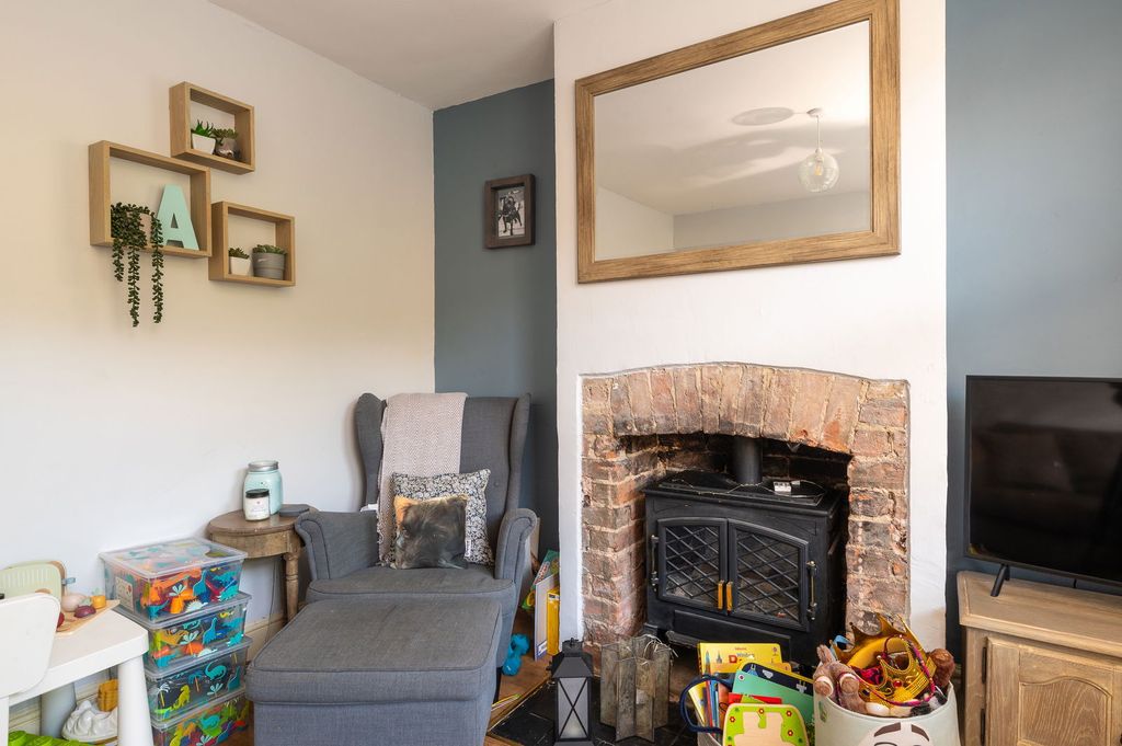 Property photo 3 of 27