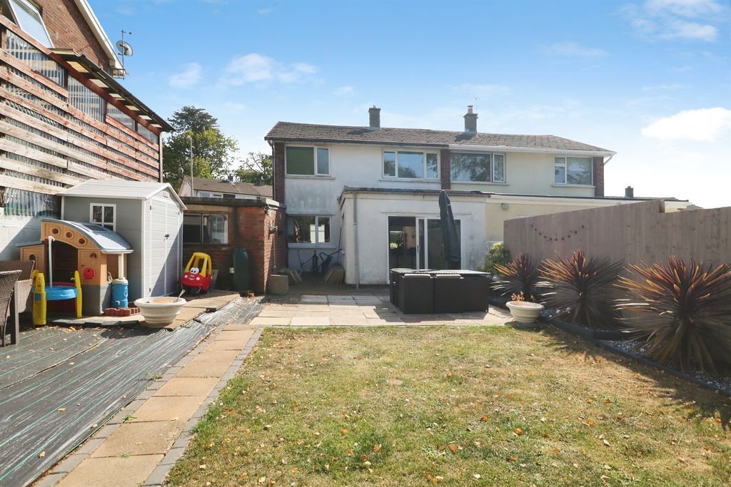 Property photo 2 of 21