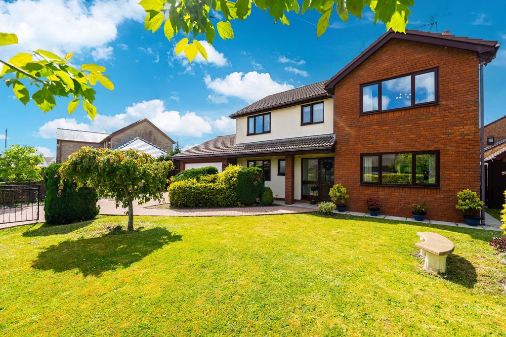 Property photo 2 of 56