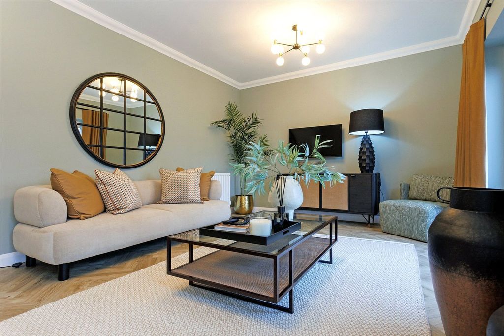 Property photo 3 of 20 Lounge