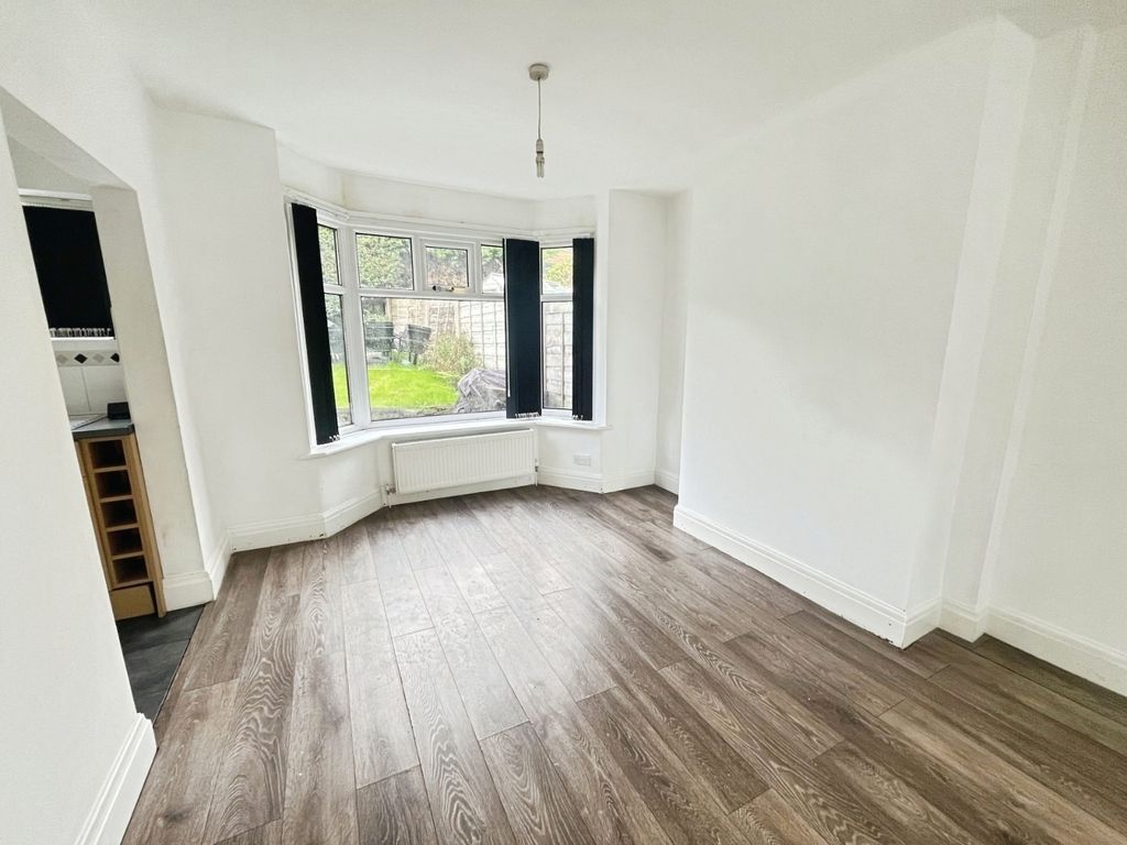 Property photo 3 of 10 Pbox-Img.Jpg