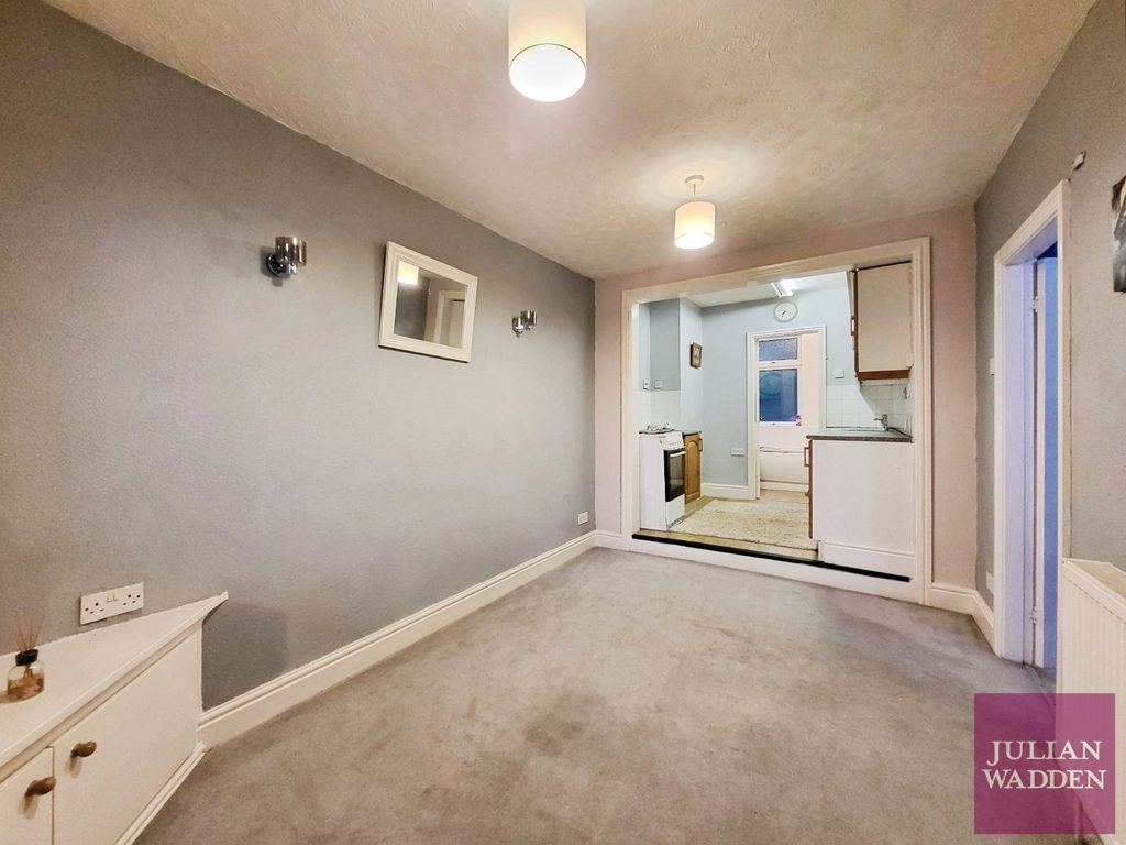 Property photo 2 of 10 Picture 2