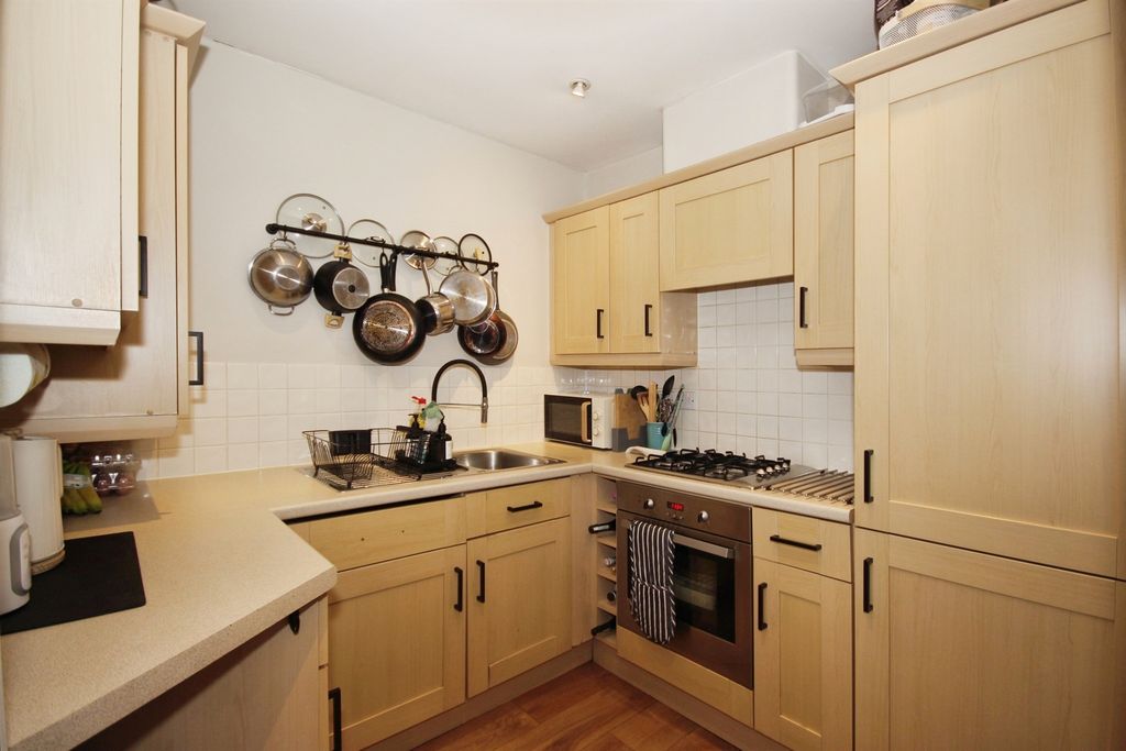 Property photo 3 of 13