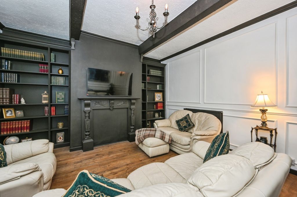 Property photo 3 of 19