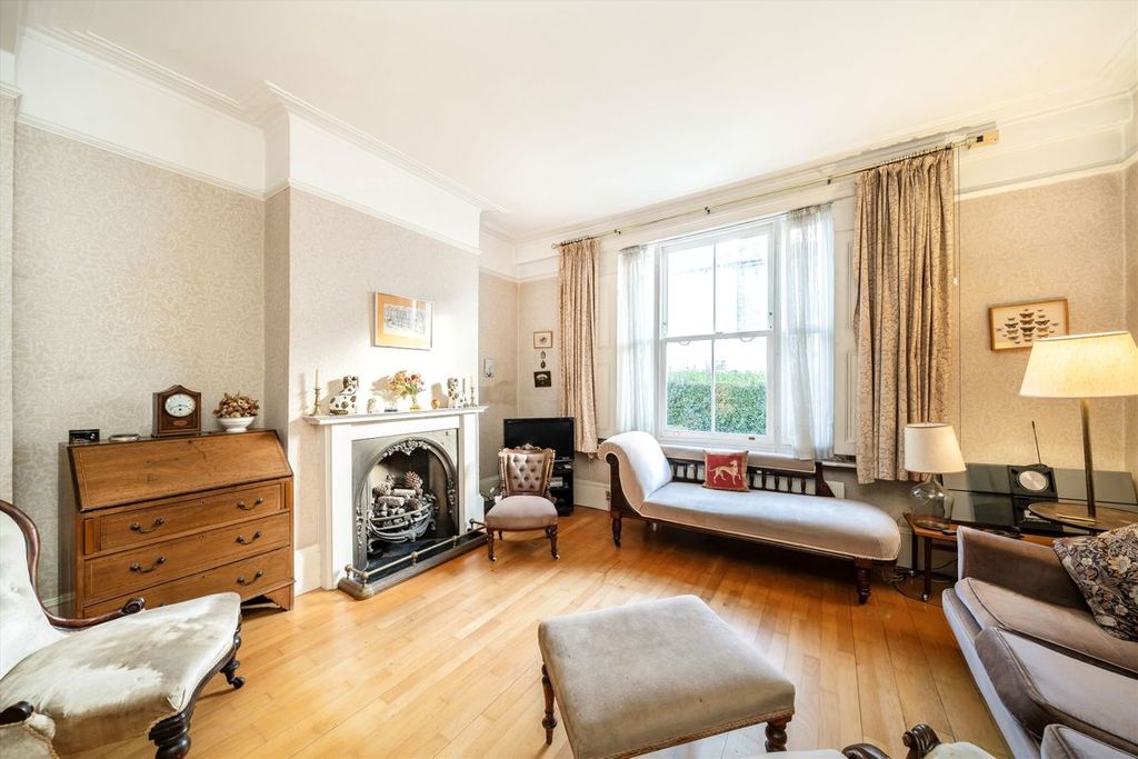 Property photo 2 of 9