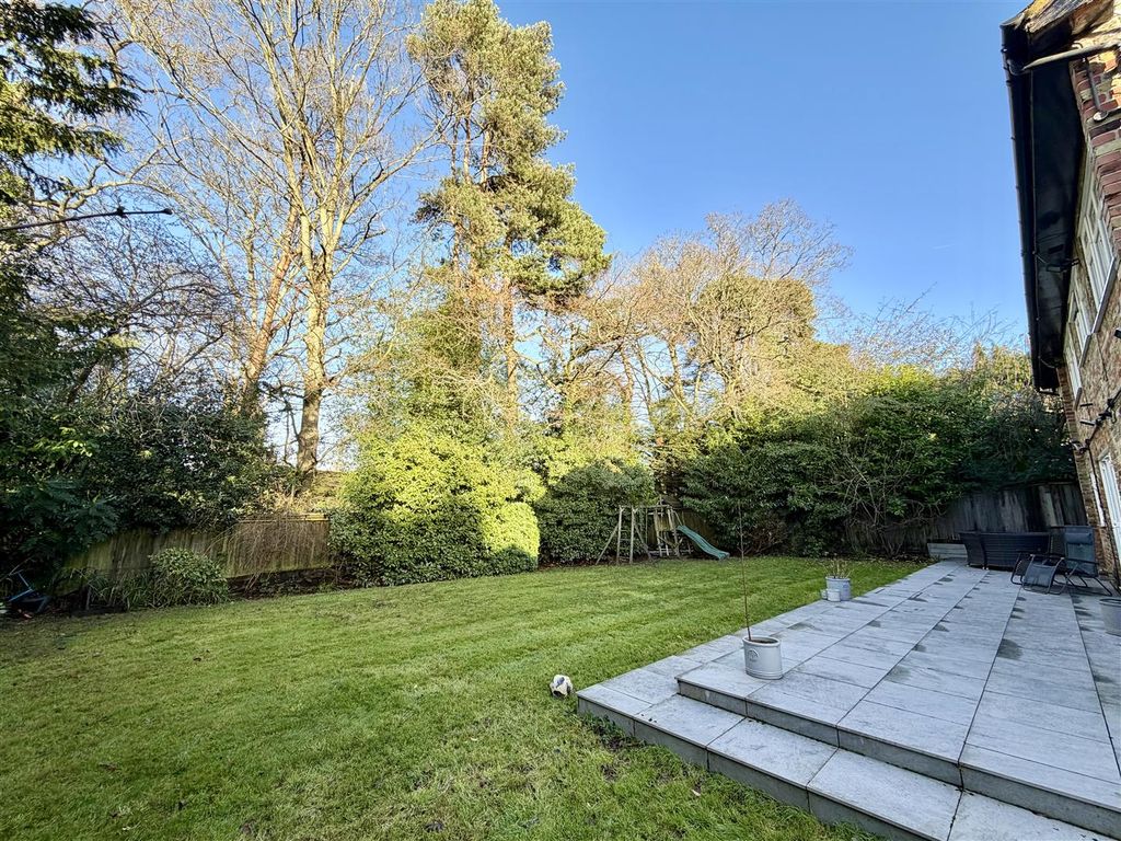 Property photo 3 of 22 Garden: