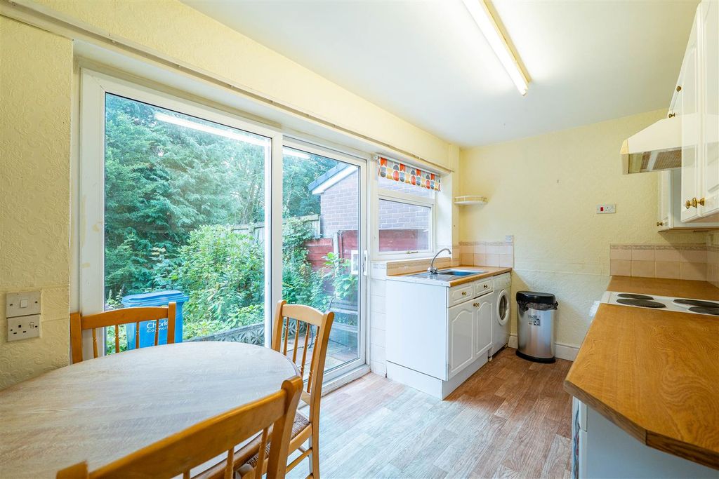 Property photo 3 of 17 Kitchen/Dining Room