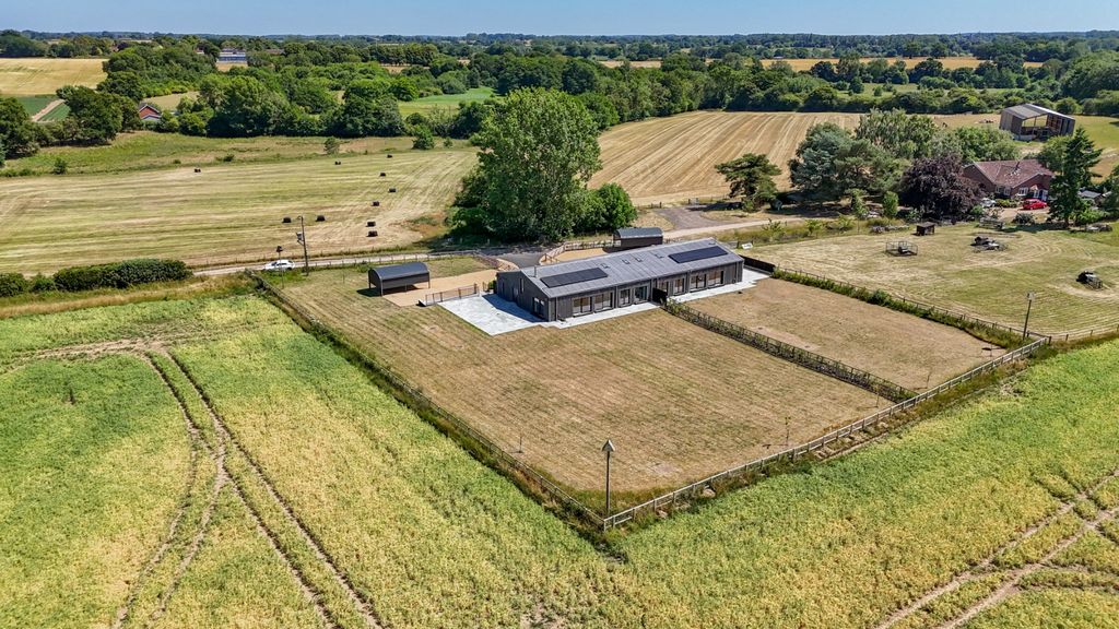 Property photo 2 of 47 4347683