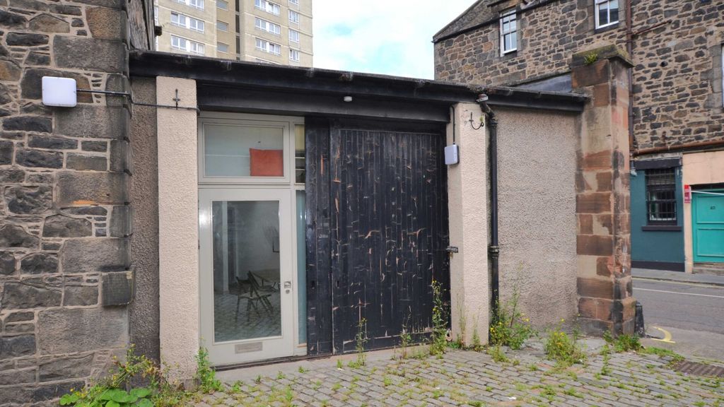 Property photo 1 of 5 Allied-Surveyors-Scotland-161-Constitution Street-