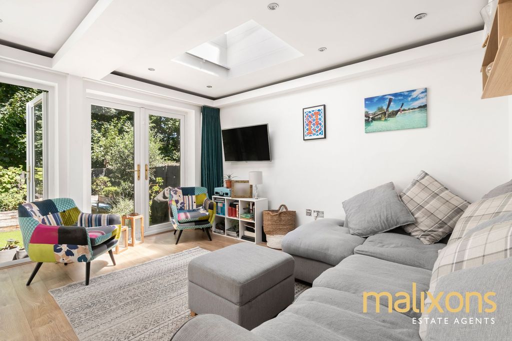 Property photo 1 of 11