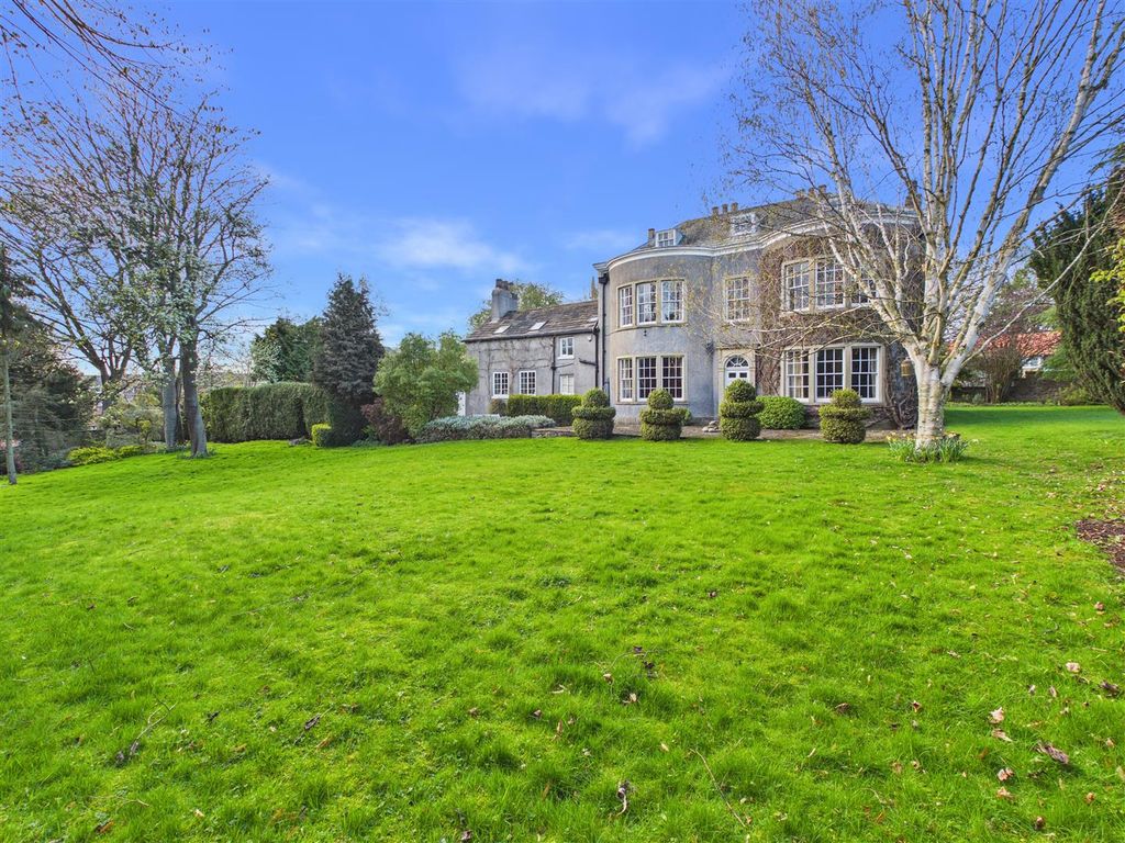 Property photo 1 of 52 Cam05476G0-Pr0173-Still050.Jpg