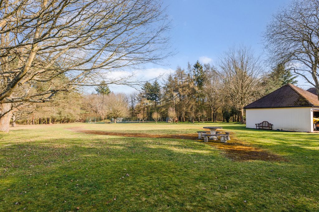 Property photo 3 of 27