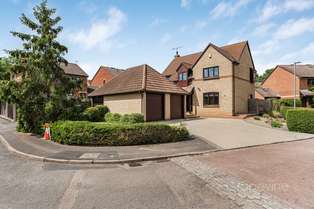 Property photo 1 of 31