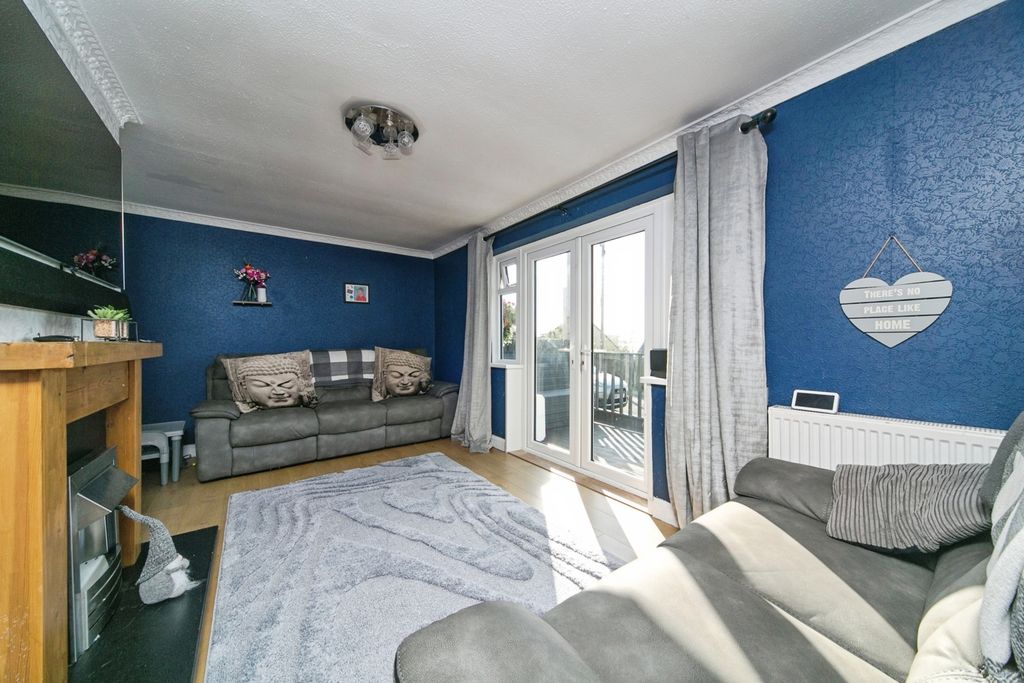 Property photo 2 of 17 Photo