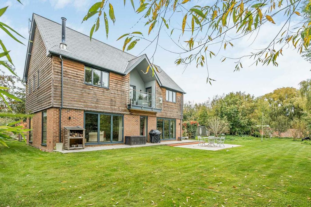 Property photo 3 of 41