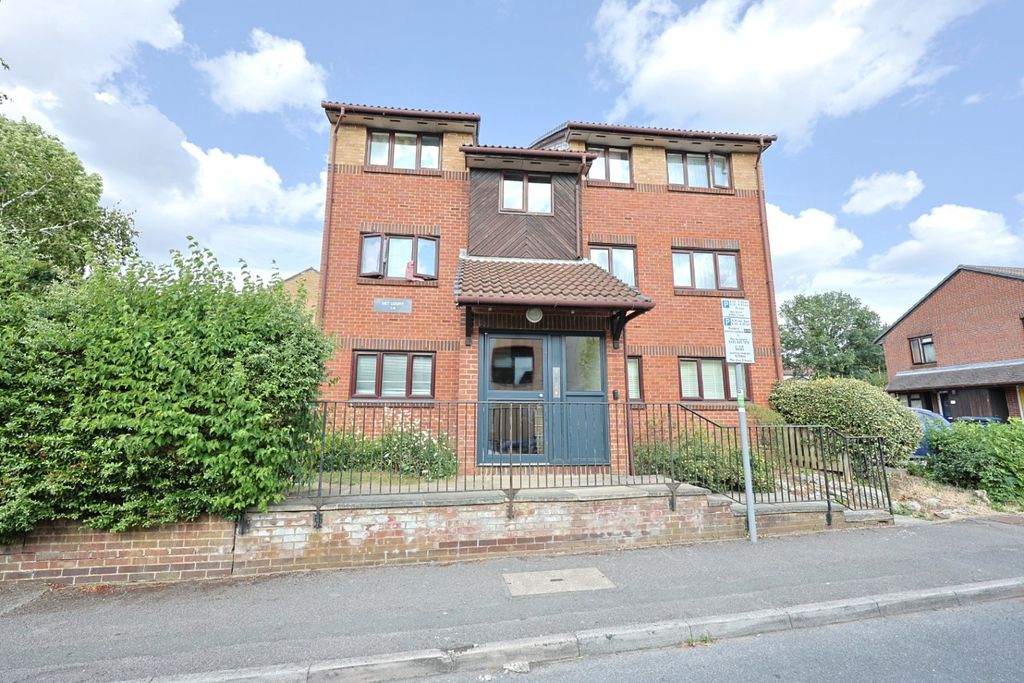 Property photo 1 of 8 4380511