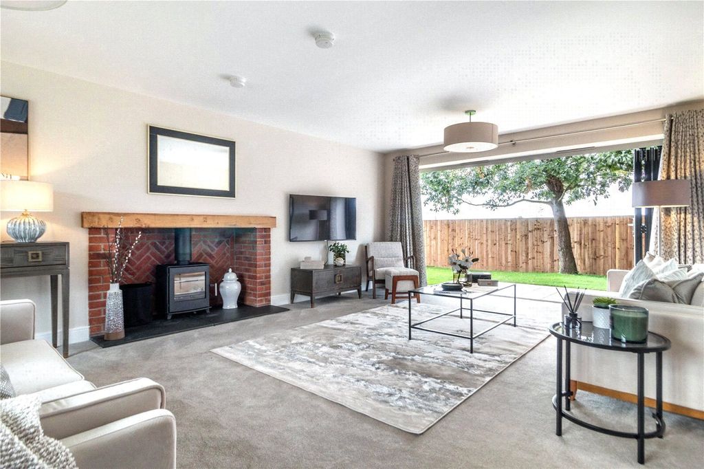 Property photo 2 of 30 Show Home