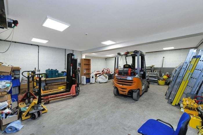 Property photo 2 of 8