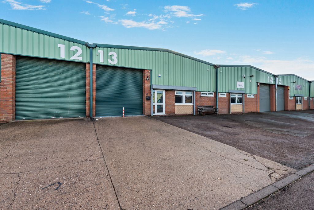 Property photo 2 of 18