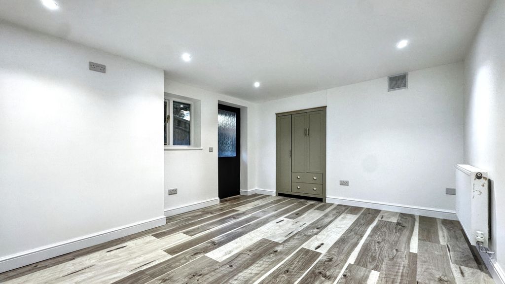 Property photo 3 of 7 Img_5431 3.Jpeg