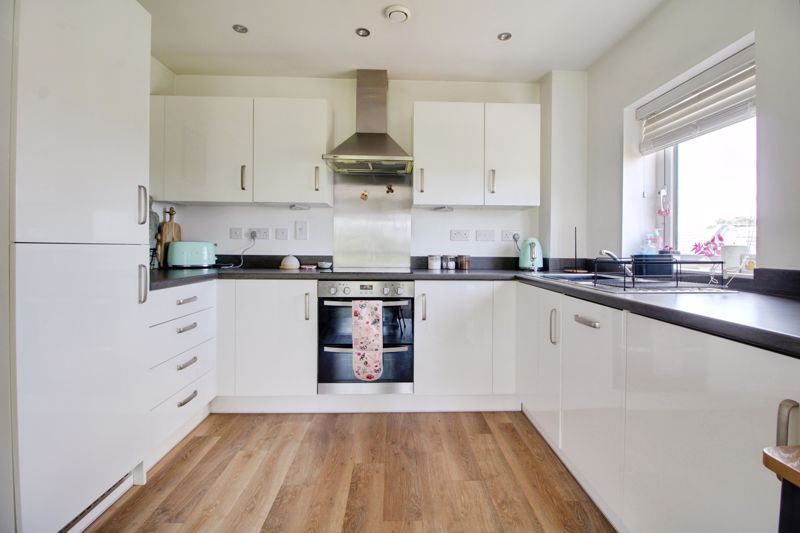 Property photo 3 of 8 Photo 6