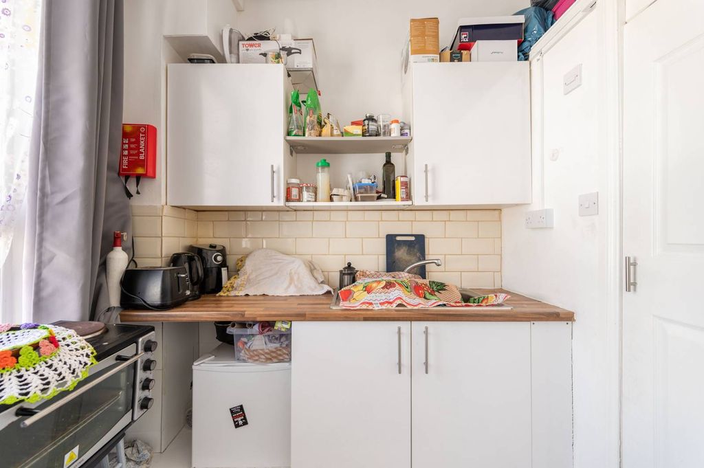 Property photo 3 of 5