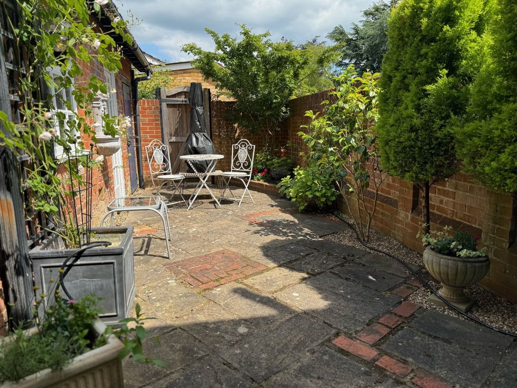 Property photo 3 of 12 Garden