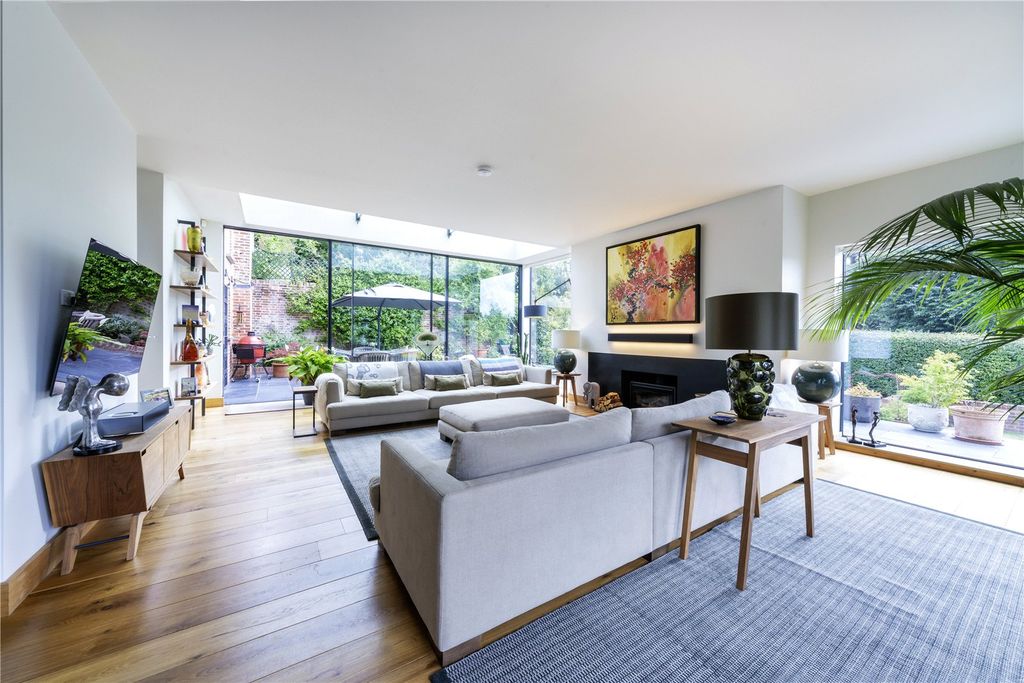 Property photo 3 of 23 Drawing Room