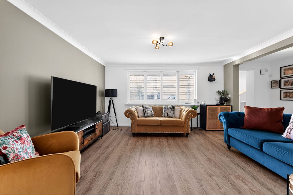 Property photo 3 of 21