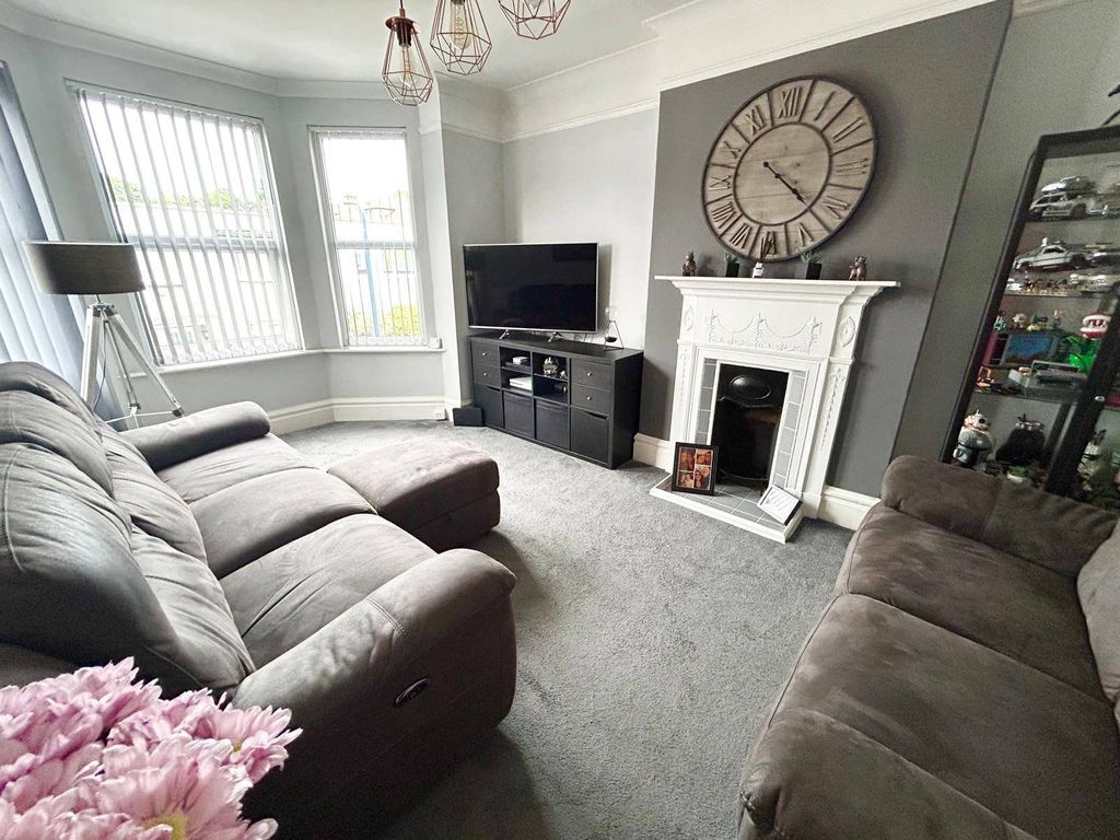 Property photo 3 of 21 Gallery