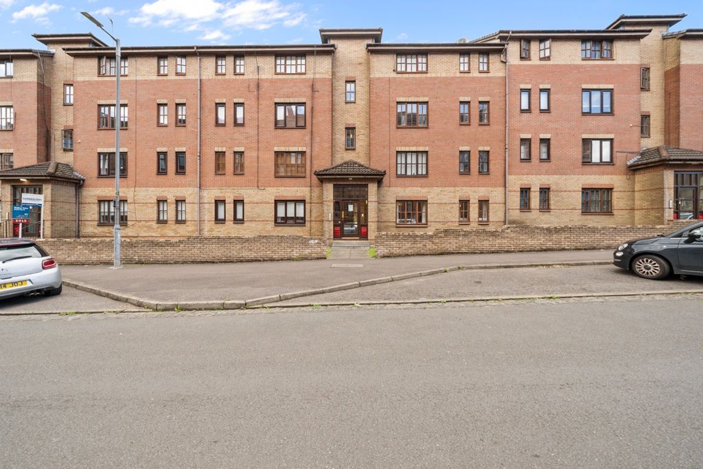 Property photo 1 of 11