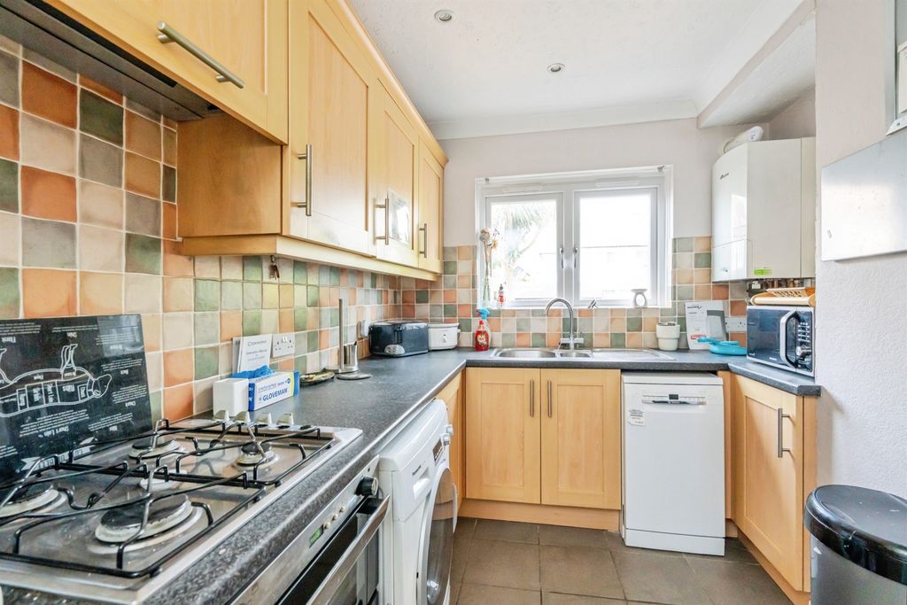 Property photo 3 of 12