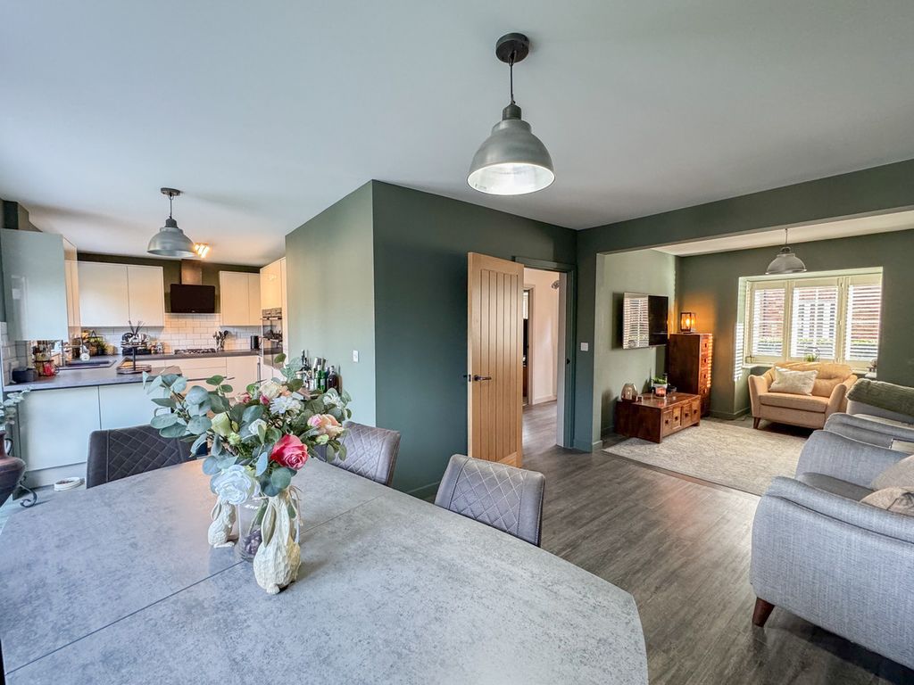 Property photo 3 of 42