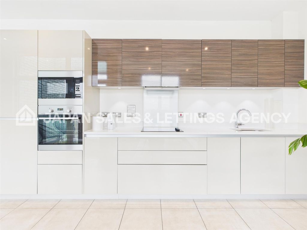 Property photo 1 of 10 Cam04401G0-Pr0107-Still007.Jpg