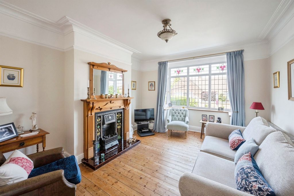 Property photo 3 of 17