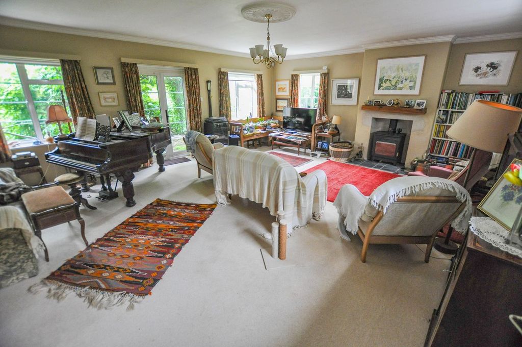 Property photo 3 of 29