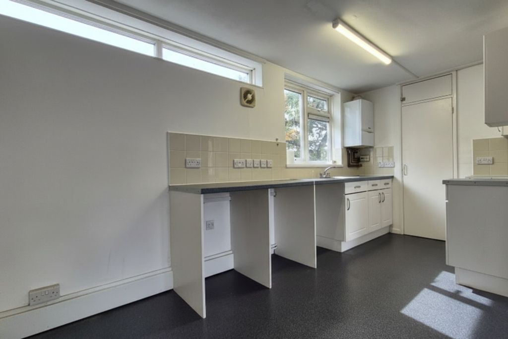 Property photo 3 of 5