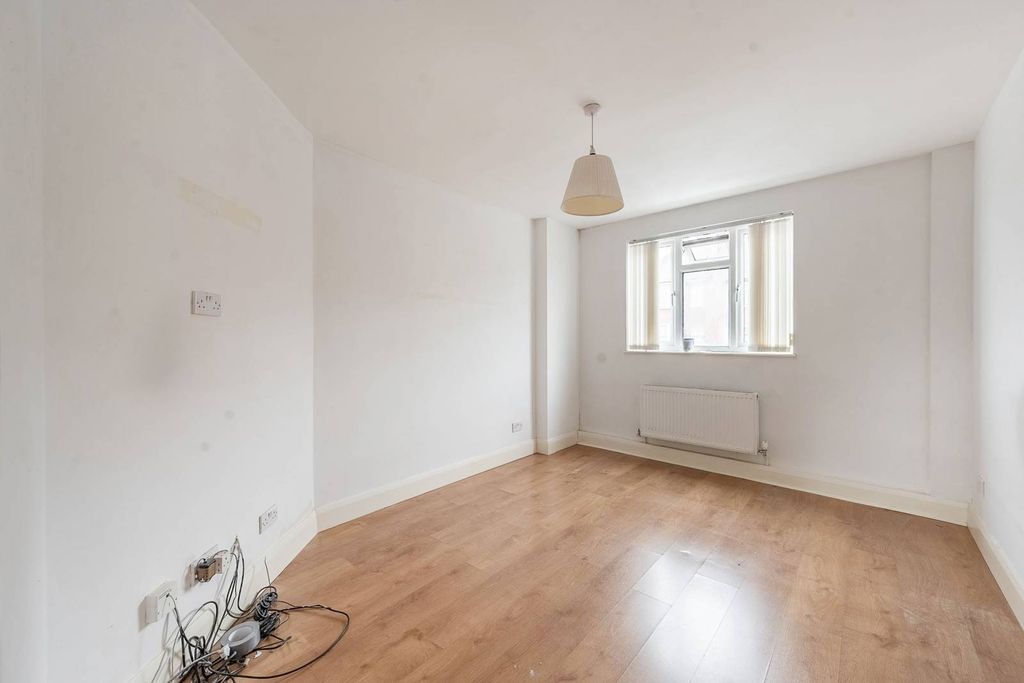 Property photo 2 of 5