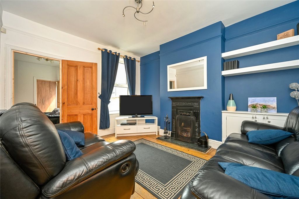 Property photo 3 of 21 Picture No. 28