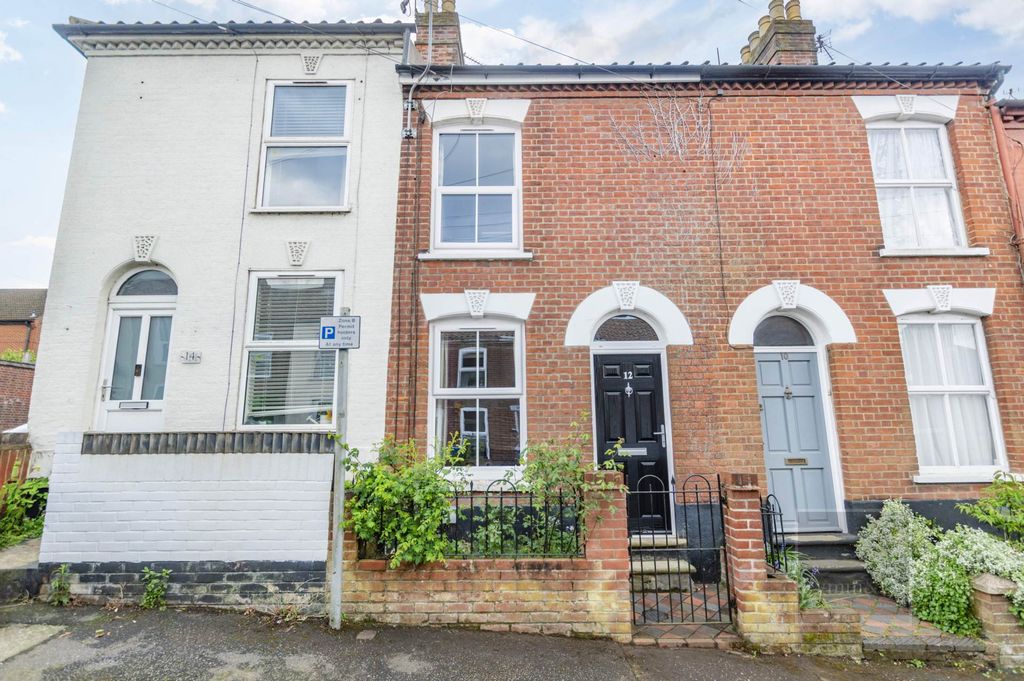 Property photo 1 of 12