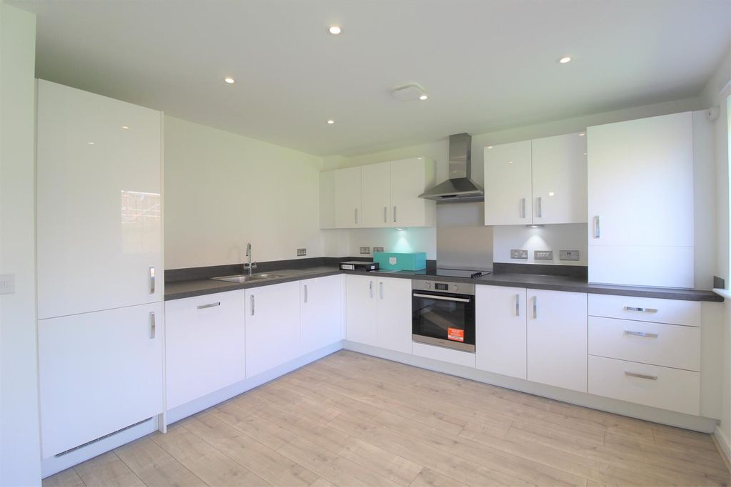 Property photo 3 of 12 Kitchen.Jpg